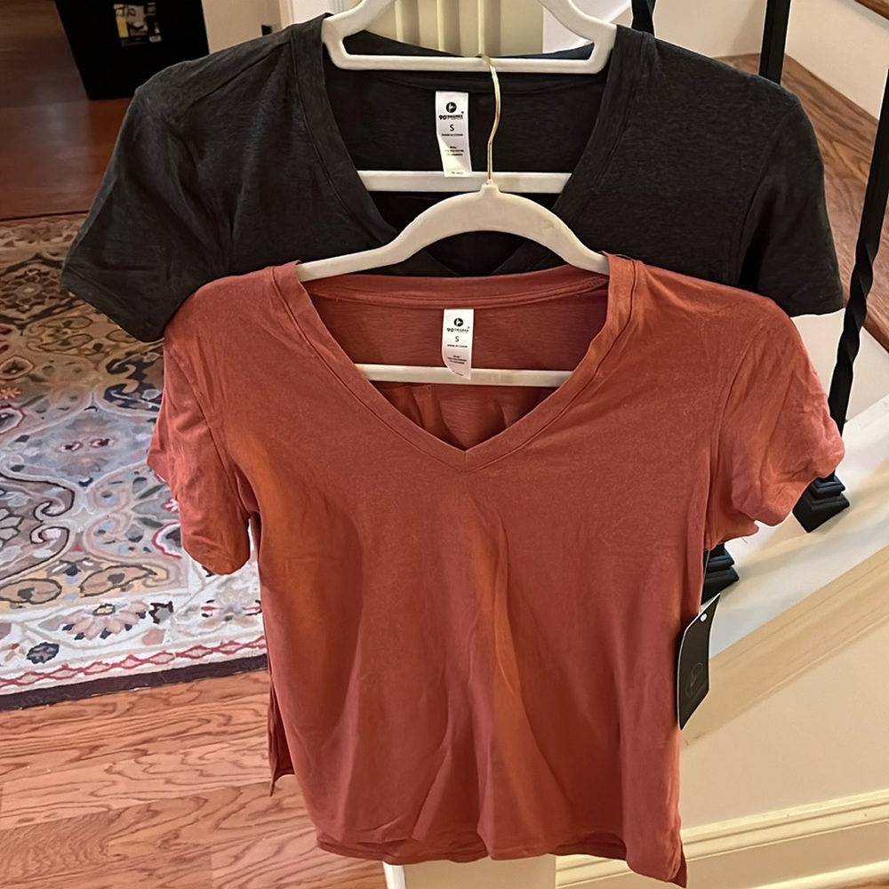 90 Degree By Reflex 2 Pack V-Neck Short Sleeve Tops - NWT/SMALL